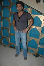 Sunil Shetty on the location of film Loot in Chandivali on 12th Sept 2011 (63).JPG